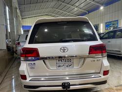 تۆیۆتا لاند کروزەر